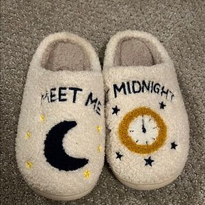 NWOT Taylor Swift Midnights Cozy Cream Slippers with Midnight Design